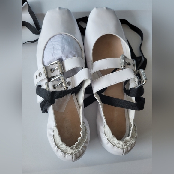 Schutz Raika Patent Leather Lace-Up Ballet Flats White Size 9.5B - Picture 1 of 16